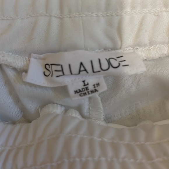 White Lace Shorts - Picture 3 of 3